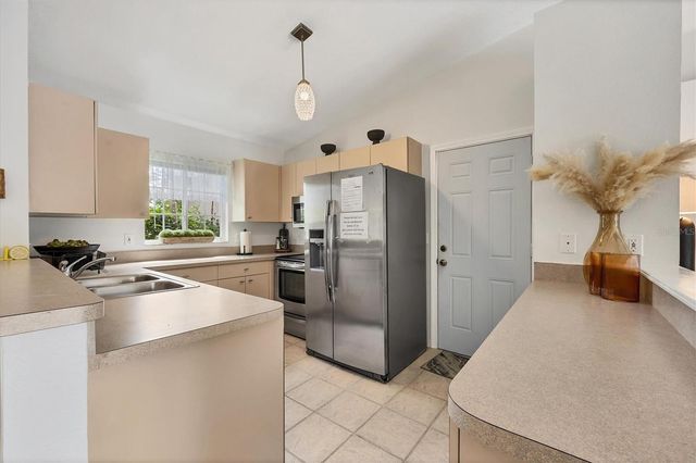 2445 APACHE STREET, Sarasota, FL 34231