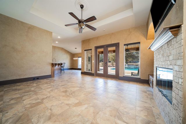 170 Kayla Ln, Longview, TX 75602