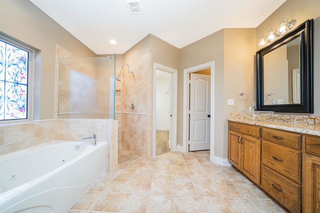 170 Kayla Ln, Longview, TX 75602