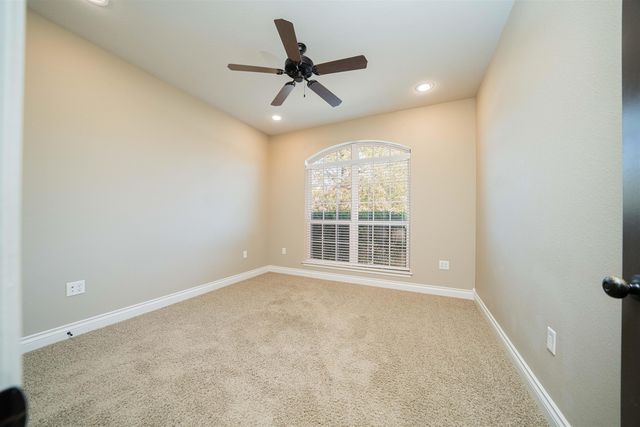 170 Kayla Ln, Longview, TX 75602