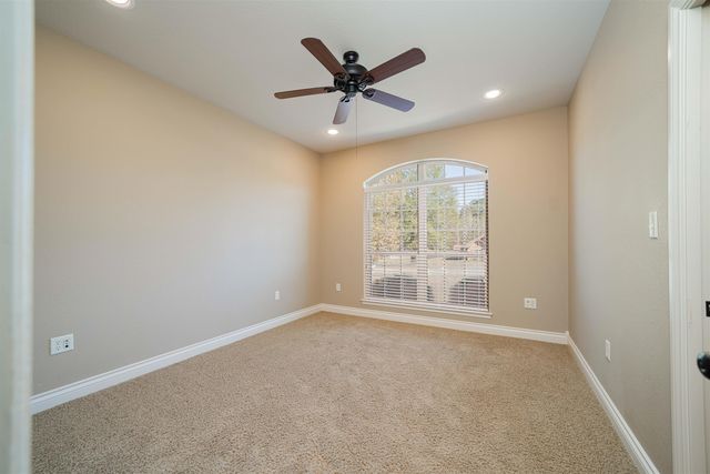 170 Kayla Ln, Longview, TX 75602