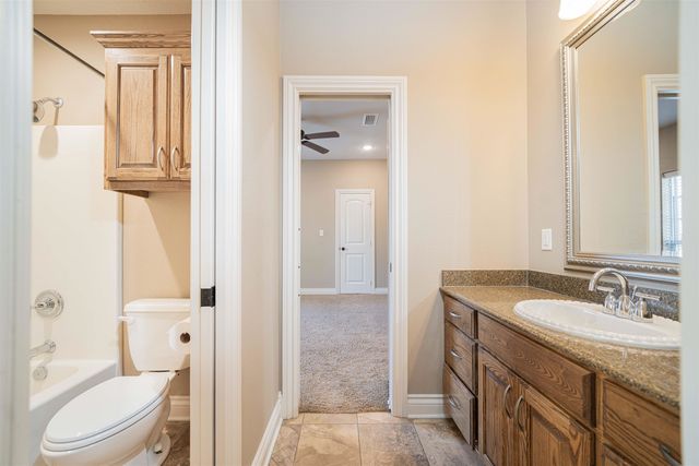 170 Kayla Ln, Longview, TX 75602