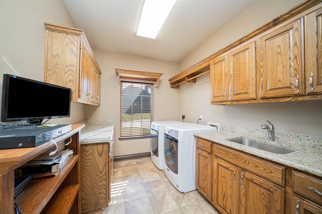 170 Kayla Ln, Longview, TX 75602