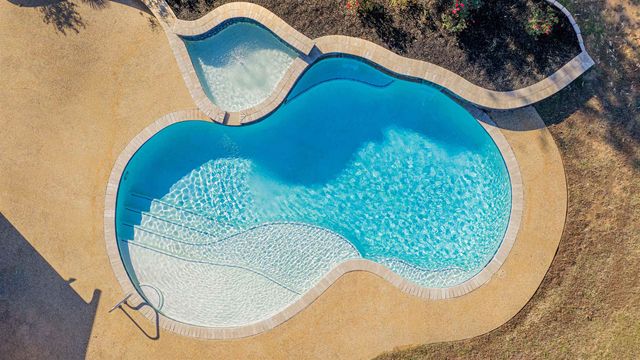 170 Kayla Ln, Longview, TX 75602