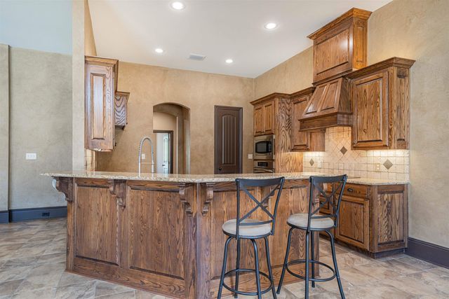 170 Kayla Ln, Longview, TX 75602