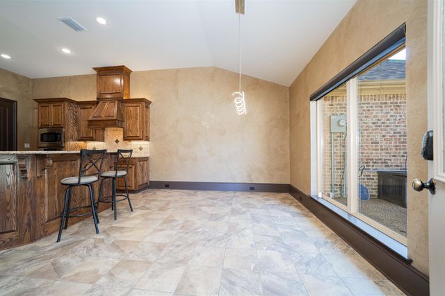 170 Kayla Ln, Longview, TX 75602