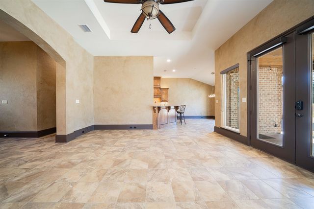 170 Kayla Ln, Longview, TX 75602