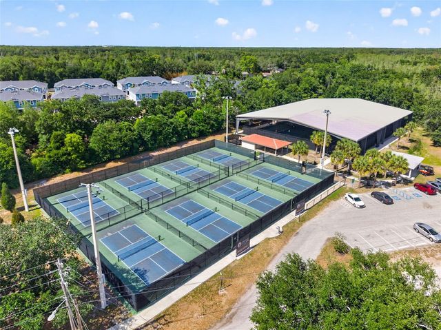 2705 LAKEVILLE DRIVE, Tampa, FL 33618
