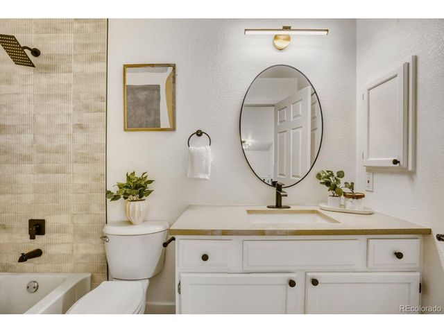 3904 W 63rd Pl, Arvada, CO 80003