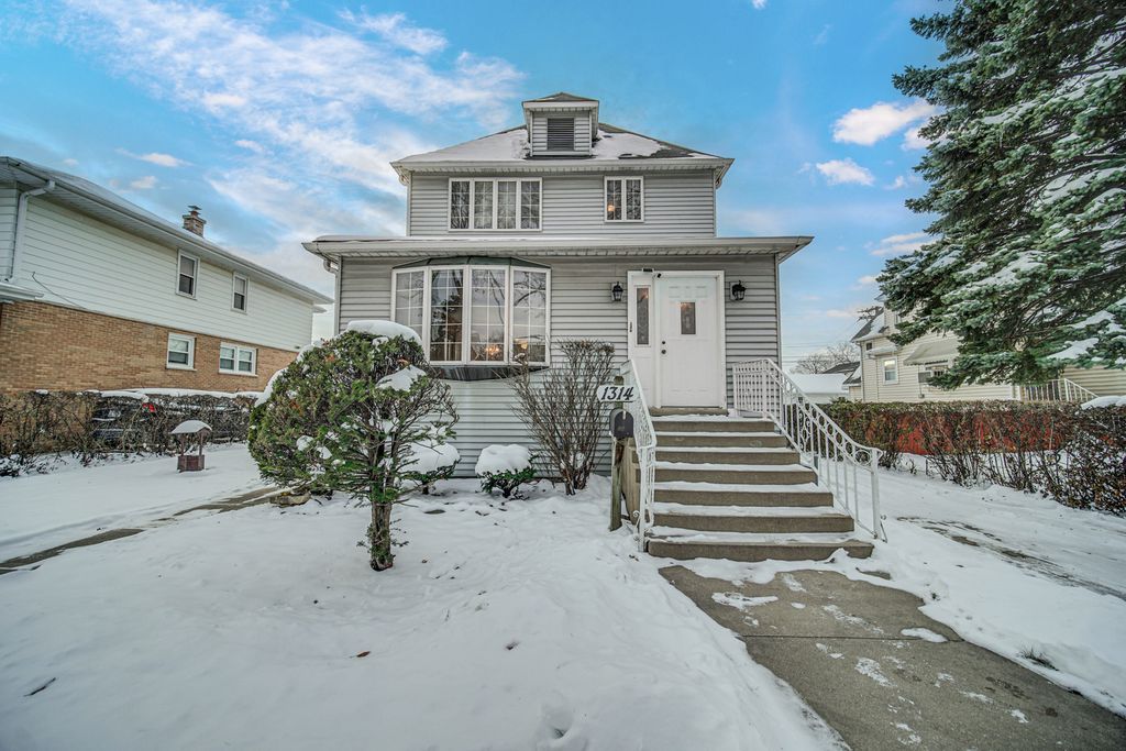 1314 N 21st Avenue, Melrose Park, IL 60160