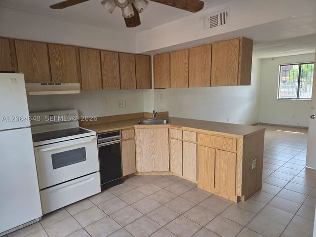 1823 SW 107th Ave 1602, Miami, FL 33165