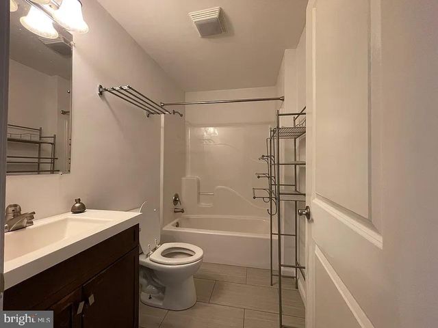 1002 FAIRMOUNT AVE, Philadelphia, PA 19123