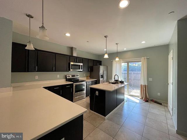 1002 FAIRMOUNT AVE, Philadelphia, PA 19123