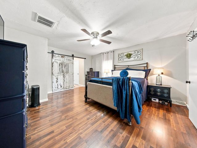 105 E Meadowbrook Avenue, Clever, MO 65631