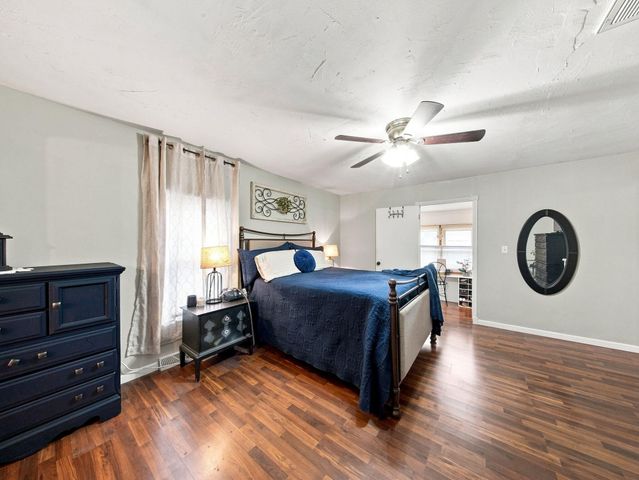 105 E Meadowbrook Avenue, Clever, MO 65631