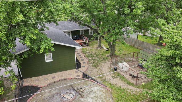 105 E Meadowbrook Avenue, Clever, MO 65631