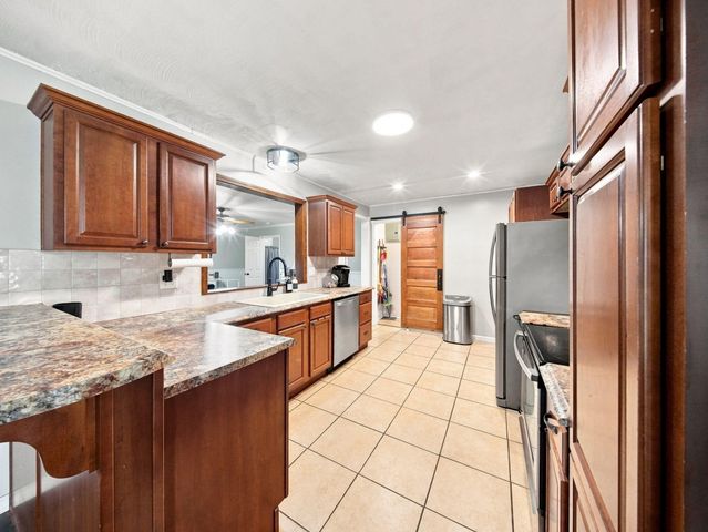 105 E Meadowbrook Avenue, Clever, MO 65631