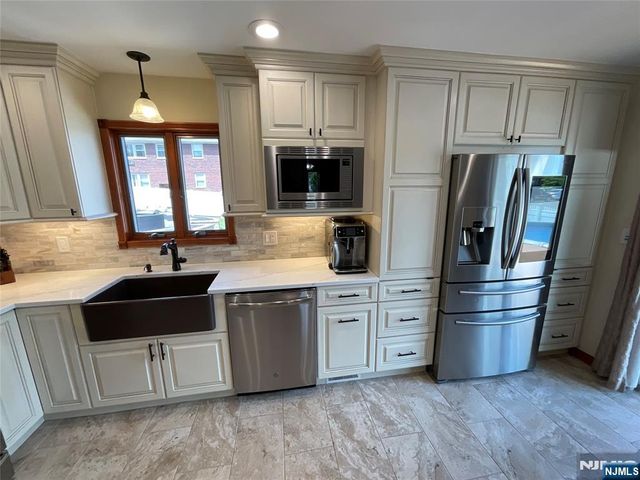 321 Thomas Avenue, Lyndhurst, NJ 07071
