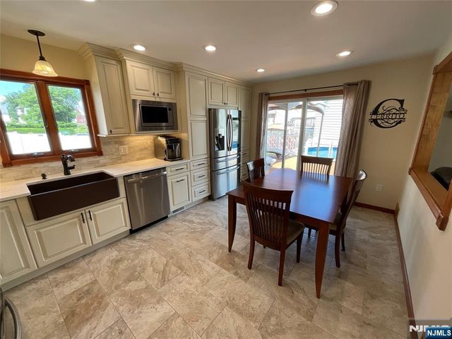 321 Thomas Avenue, Lyndhurst, NJ 07071