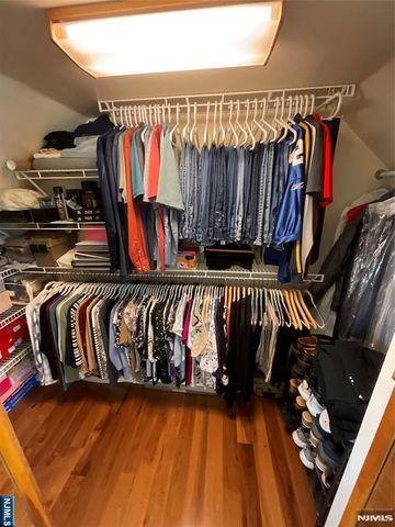 321 Thomas Avenue, Lyndhurst, NJ 07071