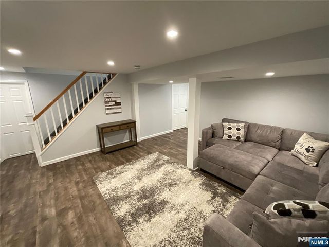 321 Thomas Avenue, Lyndhurst, NJ 07071