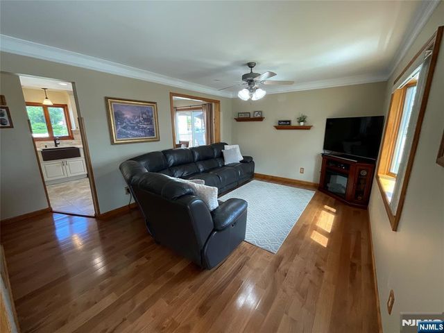 321 Thomas Avenue, Lyndhurst, NJ 07071