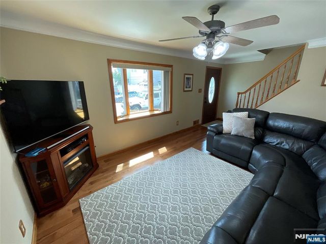 321 Thomas Avenue, Lyndhurst, NJ 07071