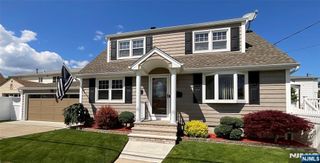 321 Thomas Avenue, Lyndhurst, NJ 07071