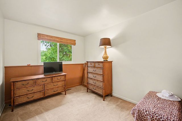 1970 Nottingham Lane, Wheaton, IL 60189