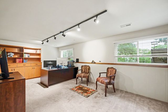 1970 Nottingham Lane, Wheaton, IL 60189