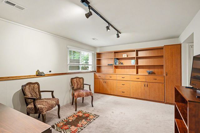 1970 Nottingham Lane, Wheaton, IL 60189