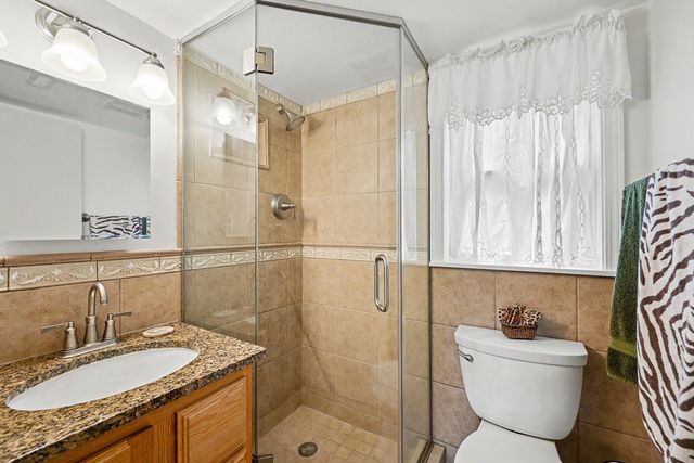 1970 Nottingham Lane, Wheaton, IL 60189