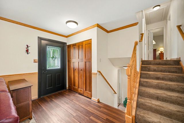1970 Nottingham Lane, Wheaton, IL 60189