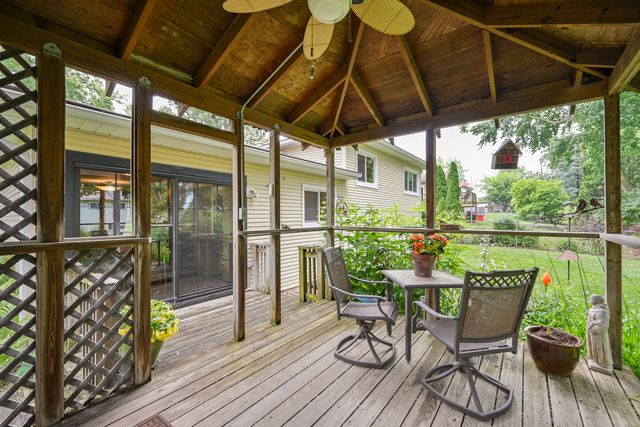 1970 Nottingham Lane, Wheaton, IL 60189