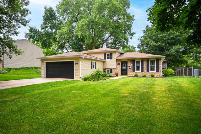 1970 Nottingham Lane, Wheaton, IL 60189