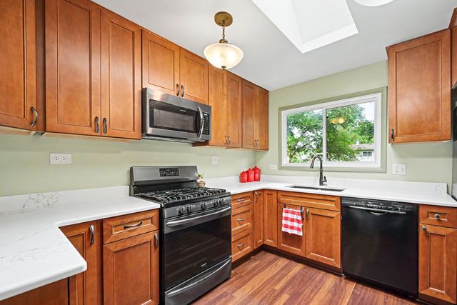 1970 Nottingham Lane, Wheaton, IL 60189