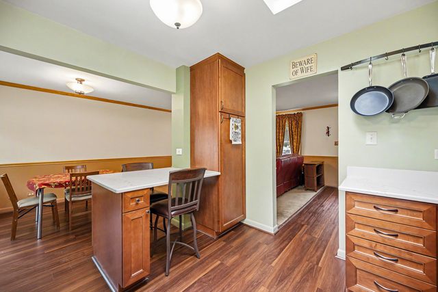 1970 Nottingham Lane, Wheaton, IL 60189