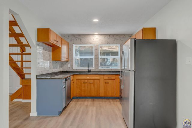3637 SW 38th ST, Topeka, KS 66610