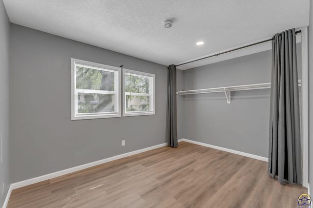 3637 SW 38th ST, Topeka, KS 66610