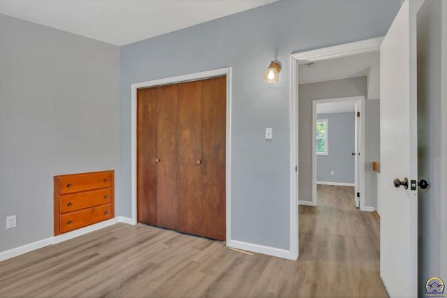 3637 SW 38th ST, Topeka, KS 66610