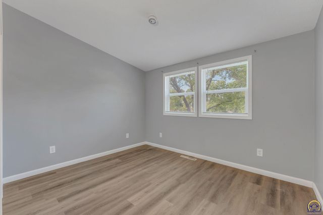 3637 SW 38th ST, Topeka, KS 66610