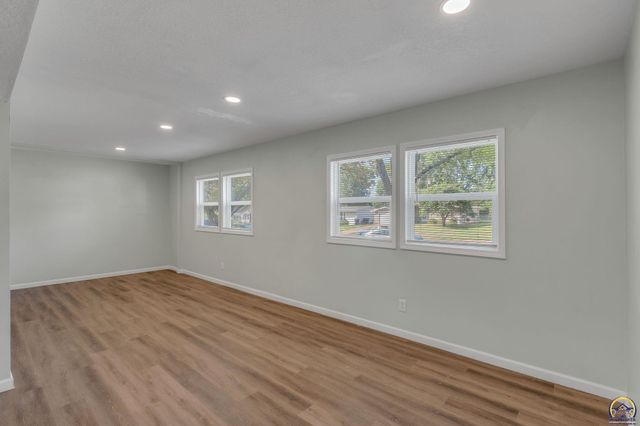 3637 SW 38th ST, Topeka, KS 66610
