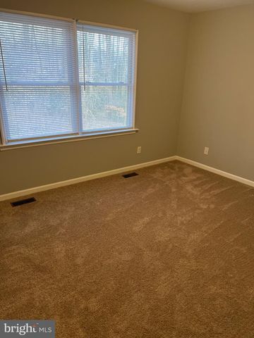 11211 SURRY WOODS CT, Fredericksburg, VA 22407