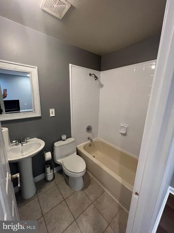 11211 SURRY WOODS CT, Fredericksburg, VA 22407