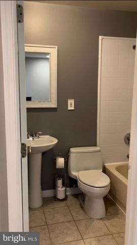 11211 SURRY WOODS CT, Fredericksburg, VA 22407