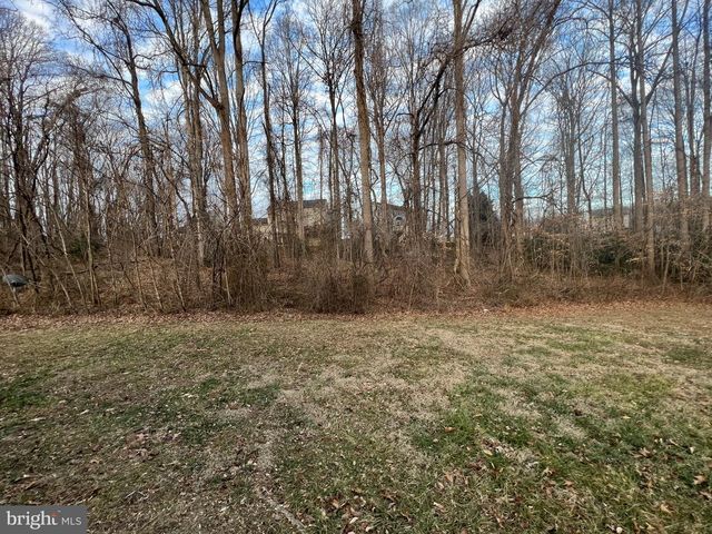 11211 SURRY WOODS CT, Fredericksburg, VA 22407