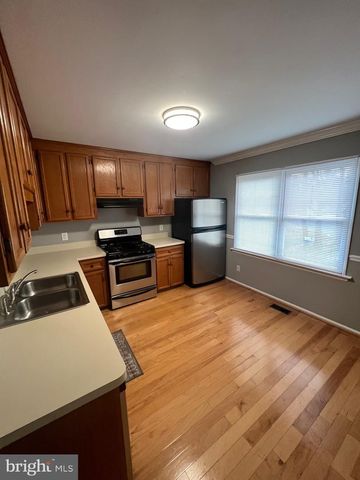 11211 SURRY WOODS CT, Fredericksburg, VA 22407
