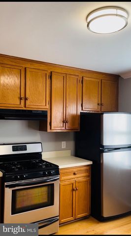 11211 SURRY WOODS CT, Fredericksburg, VA 22407