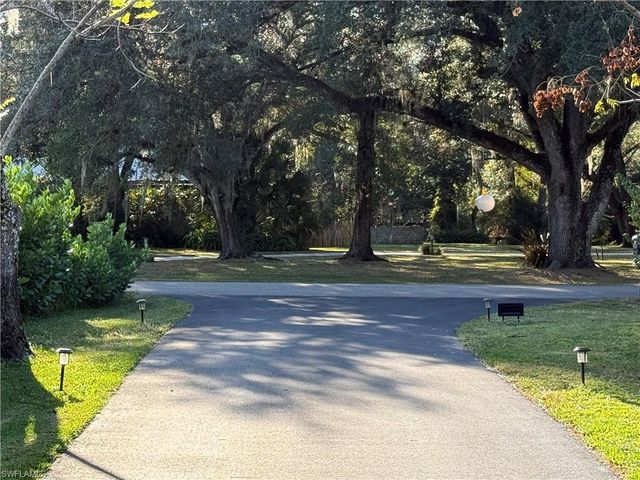 18670 Telegraph Creek LN, Alva, FL 33920