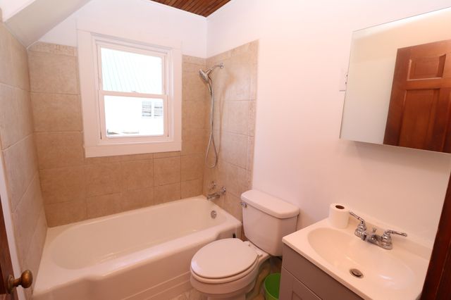 400 Meador Dr, Lafayette, TN 37083